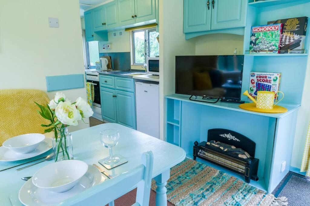 Wind In The Willows: Sleeps 4, Kitchen, Bathroom, Lounge, Wifi Napton on The Hill Eksteriør billede