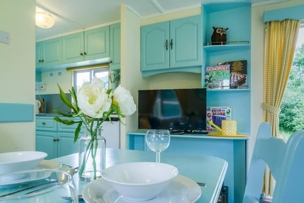 Wind In The Willows: Sleeps 4, Kitchen, Bathroom, Lounge, Wifi Napton on The Hill Eksteriør billede