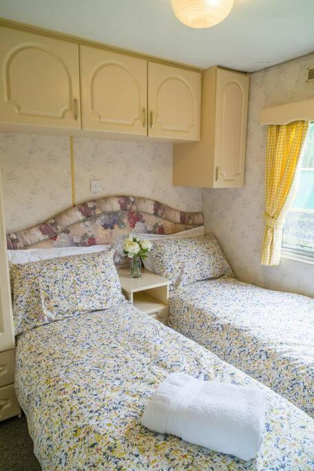 Wind In The Willows: Sleeps 4, Kitchen, Bathroom, Lounge, Wifi Napton on The Hill Eksteriør billede