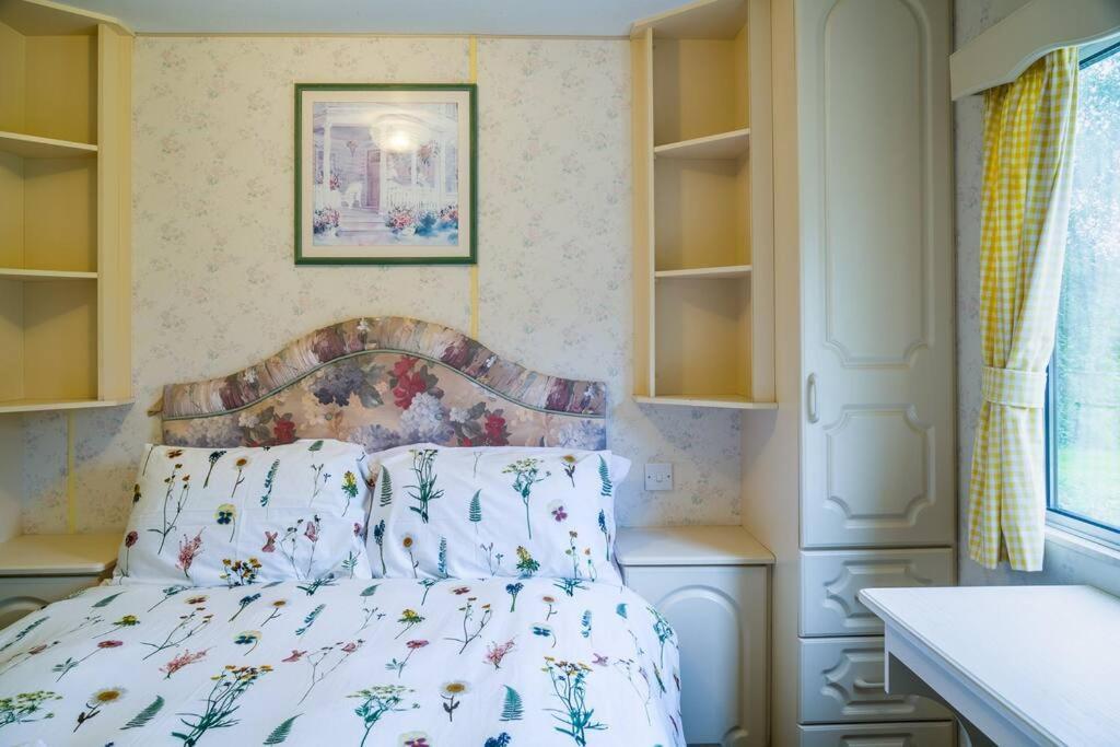 Wind In The Willows: Sleeps 4, Kitchen, Bathroom, Lounge, Wifi Napton on The Hill Eksteriør billede