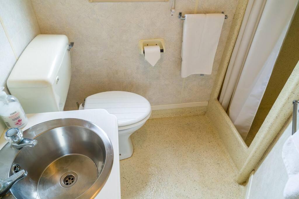 Wind In The Willows: Sleeps 4, Kitchen, Bathroom, Lounge, Wifi Napton on The Hill Eksteriør billede